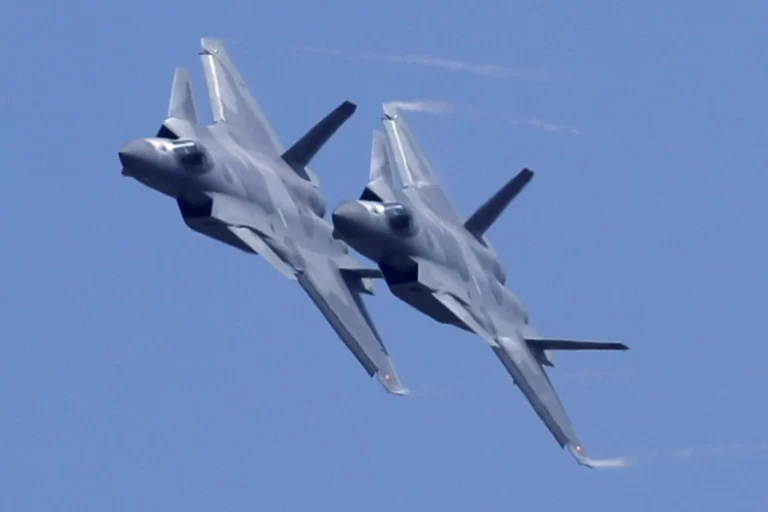 China’s biggest airshow to highlight military prowess