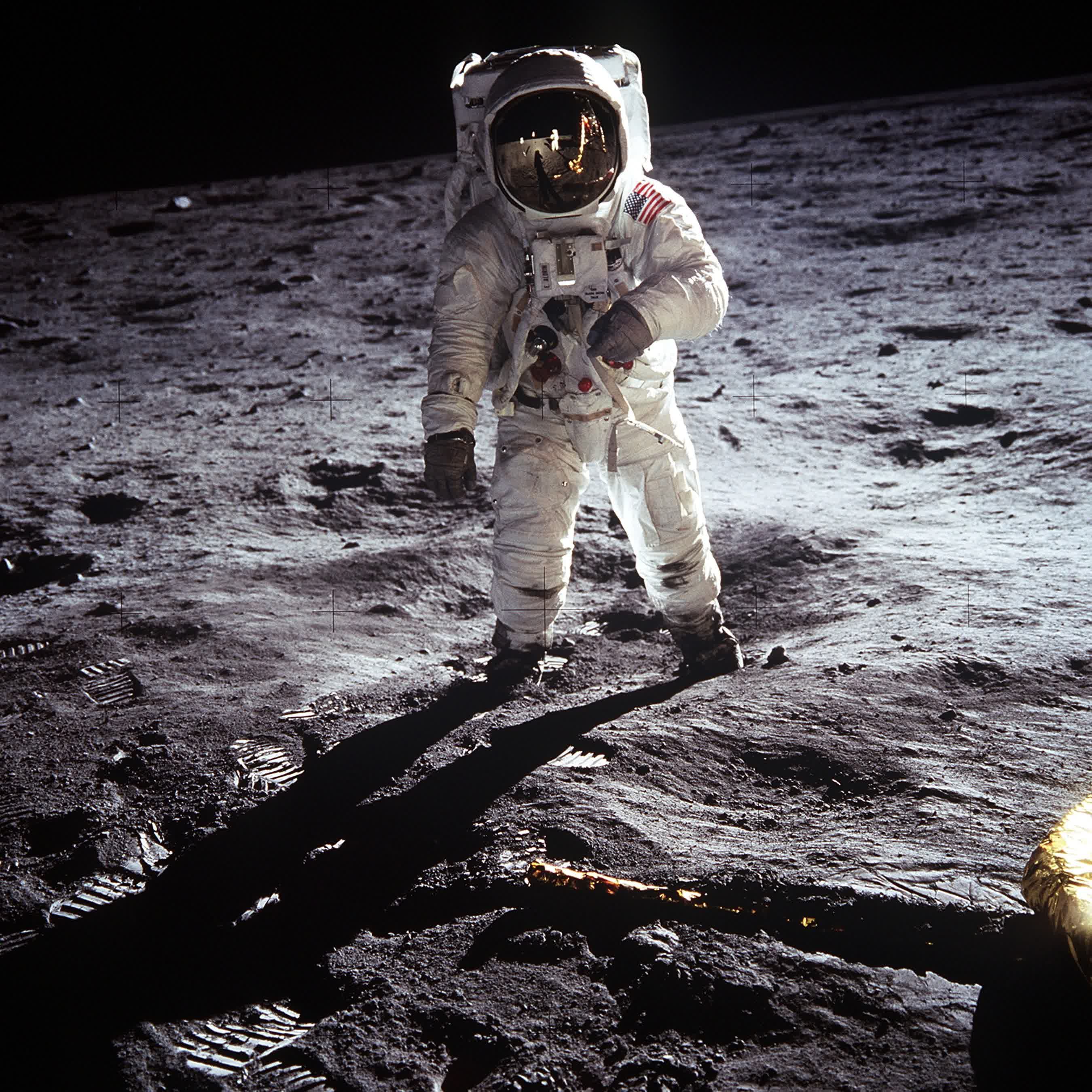 NASA delays astronaut moon landing to 2025 at earliest