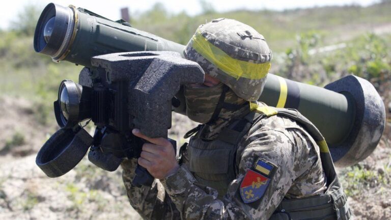 The US will send missiles to Ukraine for air defense.