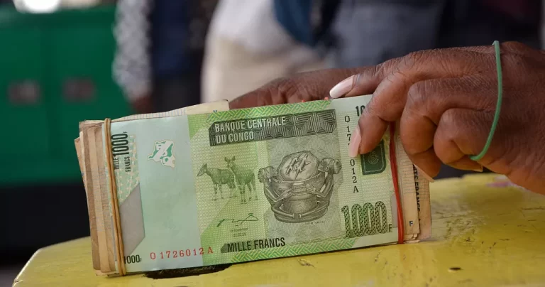 As a result of war spending and unpaid bills, the DR Congo’s currency has fallen.