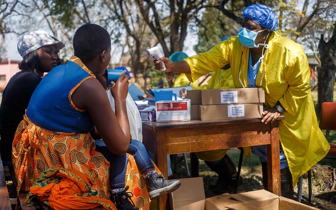 Zimbabwe attempts to stop the spread of the cholera epidemic