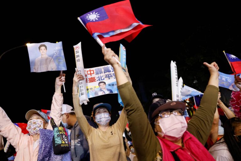 Taiwan opposition to discuss teaming up ahead of January election