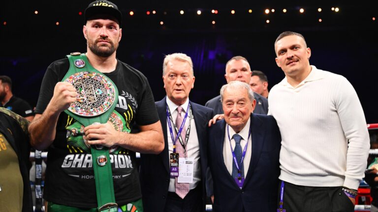 Warren says that Fury and Usyk will square off in early 2024.